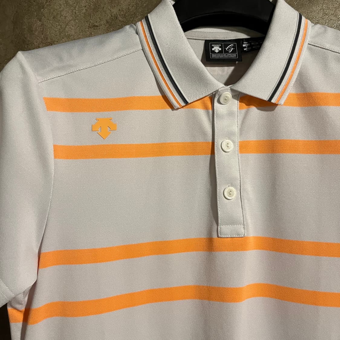 데상트 반팔카라티 상품이미지2