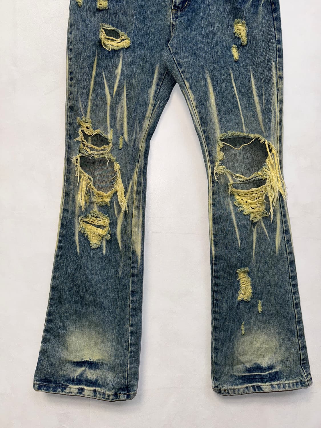 Washing denim grunge destroyed 부츠컷팬츠 상품이미지3