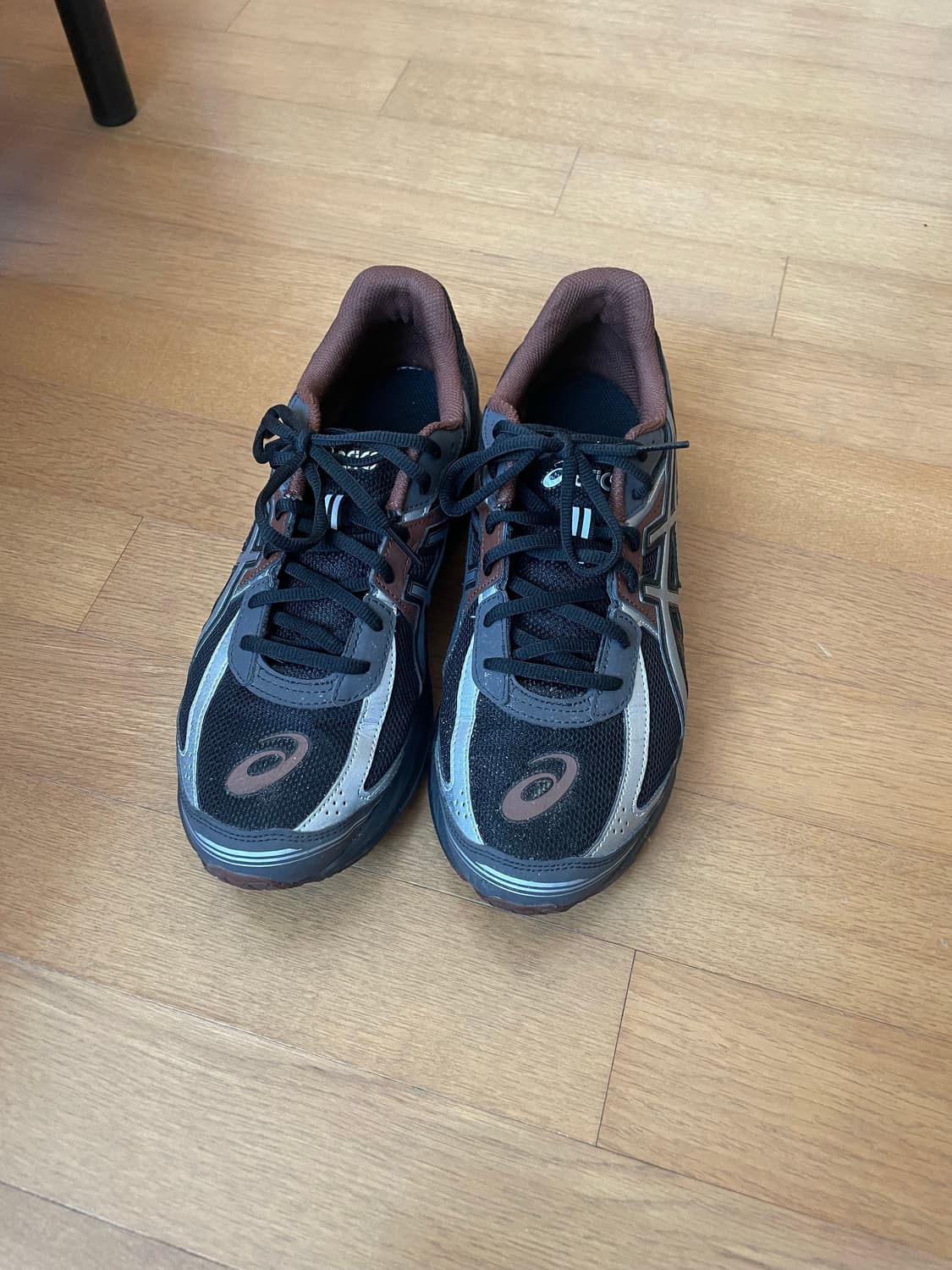 아식스 스니커즈 브라운 상품이미지1