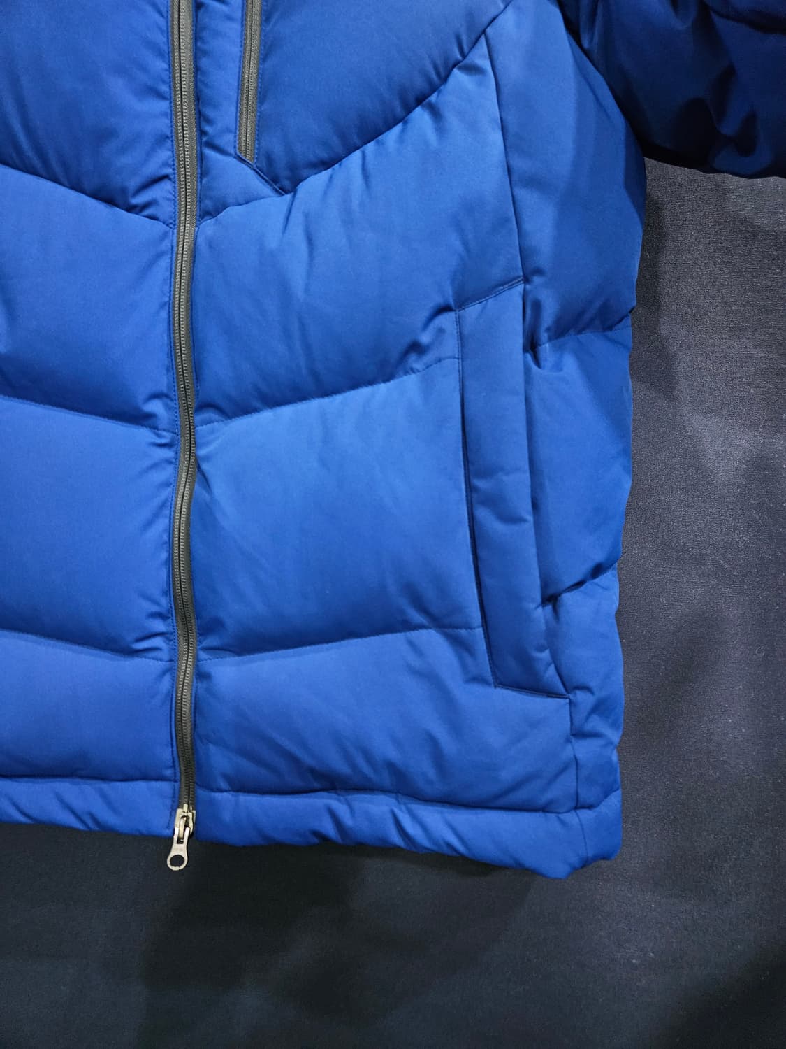 디스커버리 블루컬러 남성 슬림핏 95 구스다운 후드패딩  상품이미지7