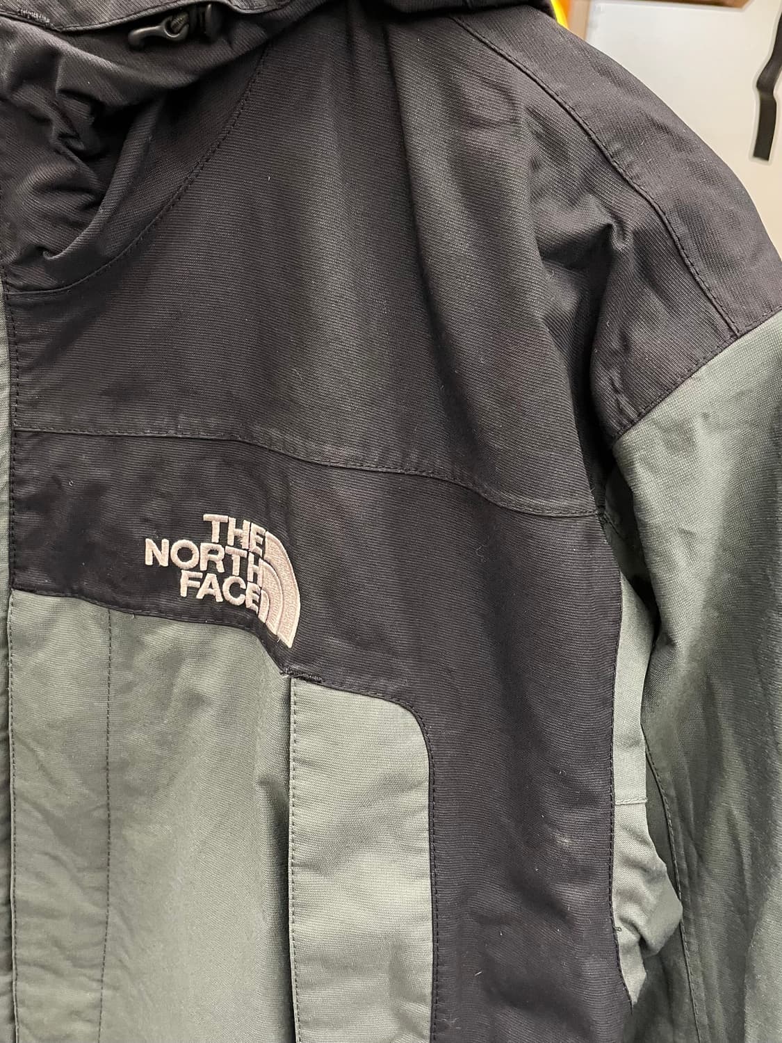 TNF 노스페이스 시멘트 그레이 후드 바람막이 상품이미지6