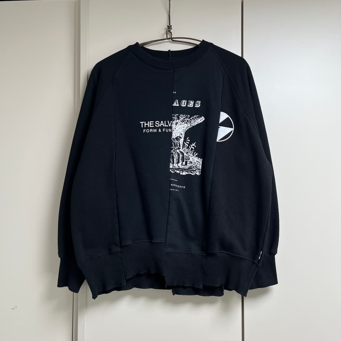 The Salveges reconstructed crewneck 상품이미지2
