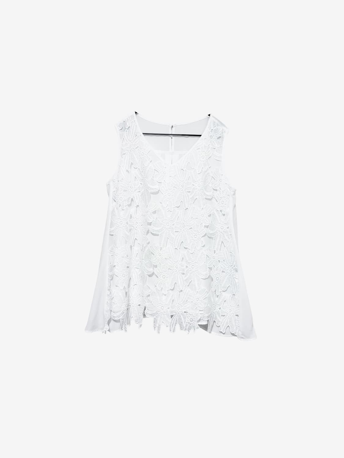 Floral Embroidery Sleeveless Top - White 상품이미지5