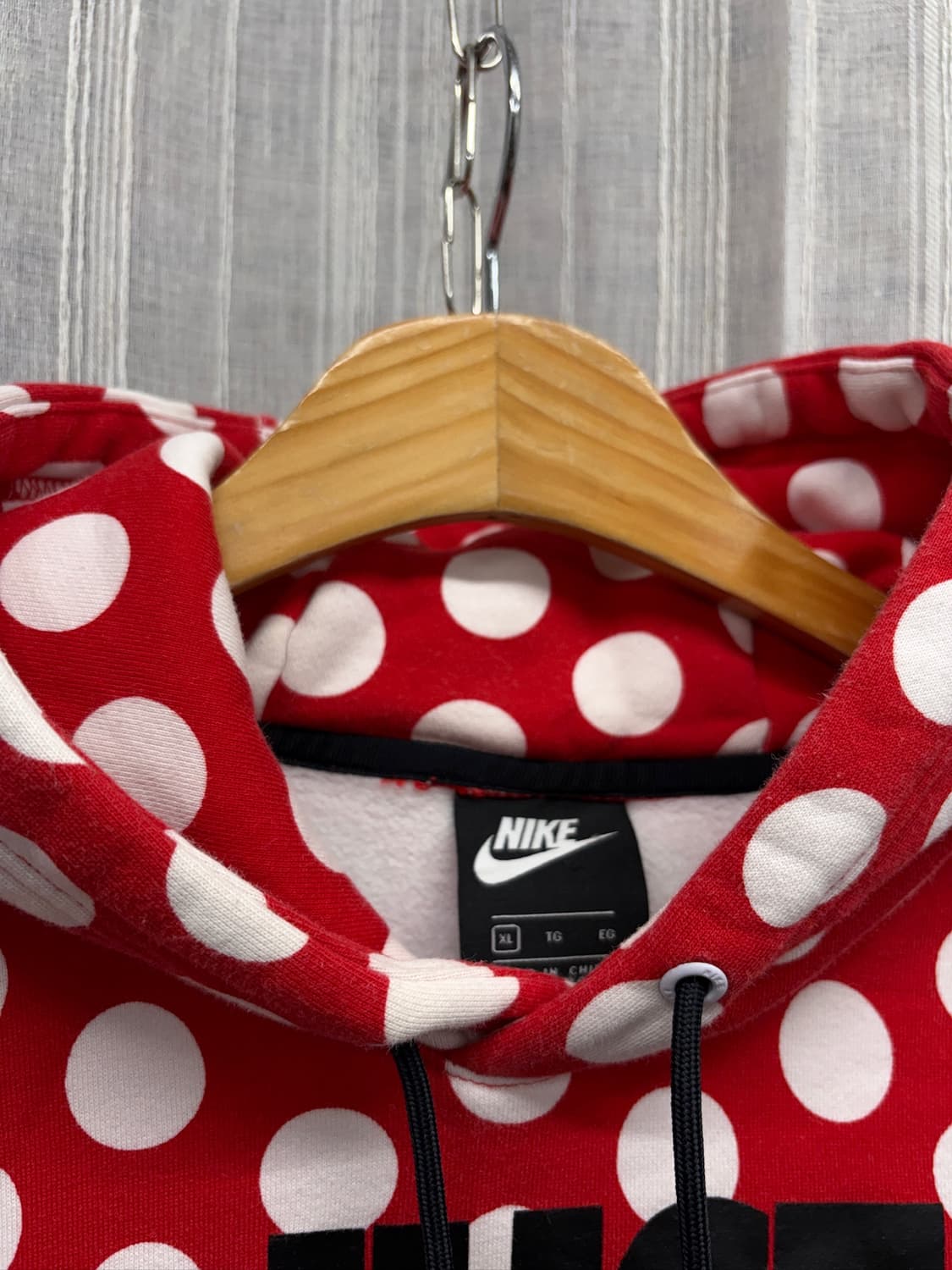 나이키 NSW 도트 레드 후드티  상품이미지3