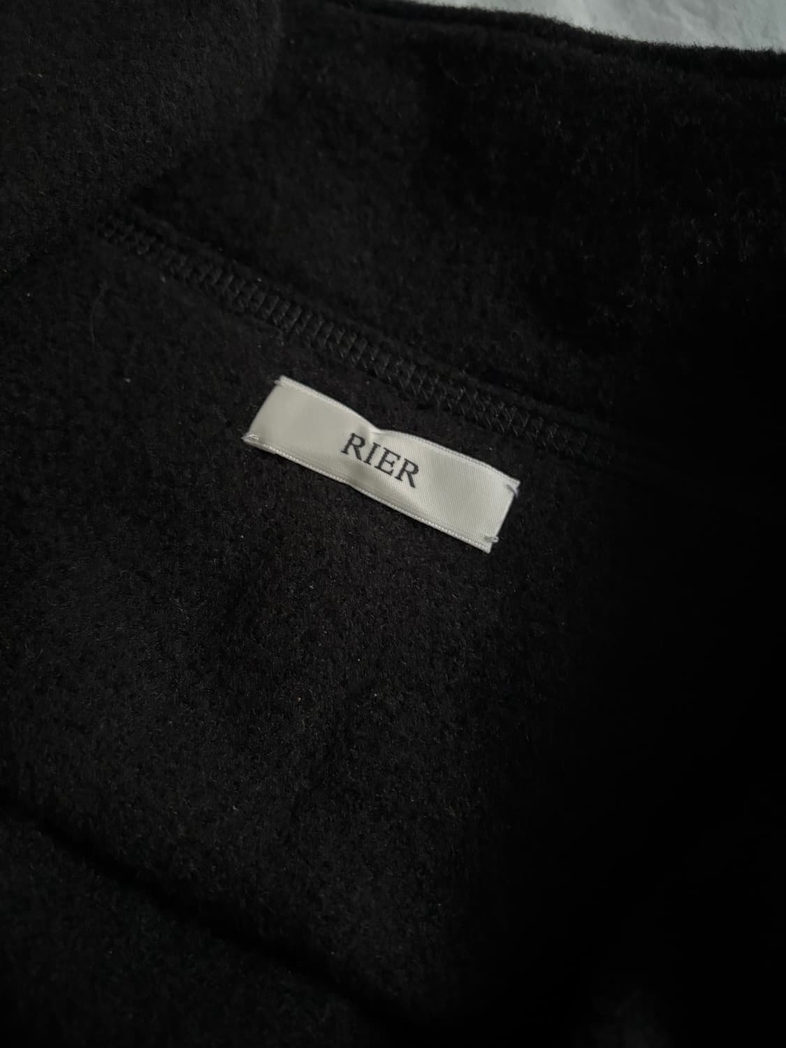 리에르 플리스 하프집업 블랙 상품이미지3