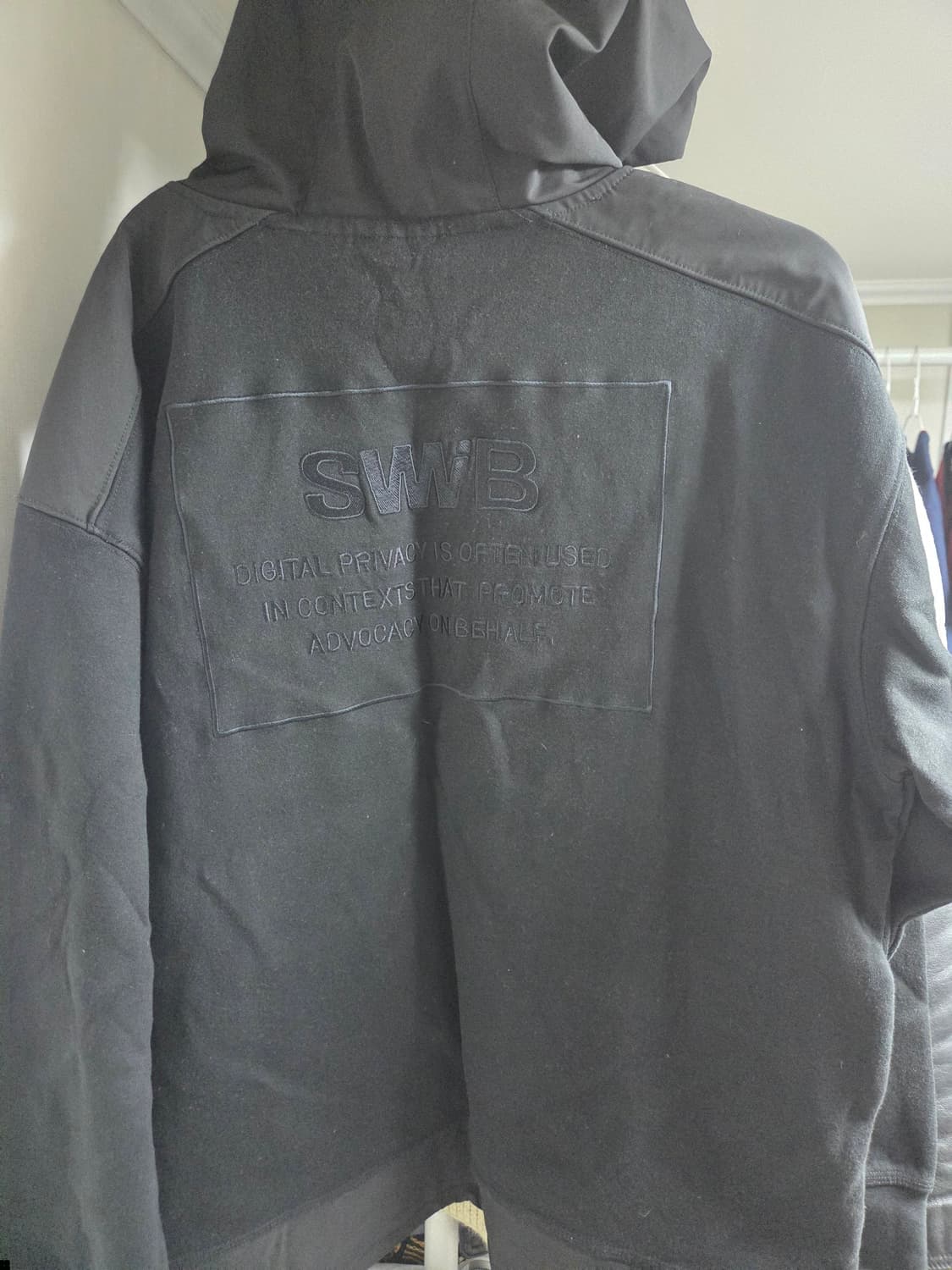  스위브 Privacy Artwork Woven Set-up Hoodie 상품이미지3