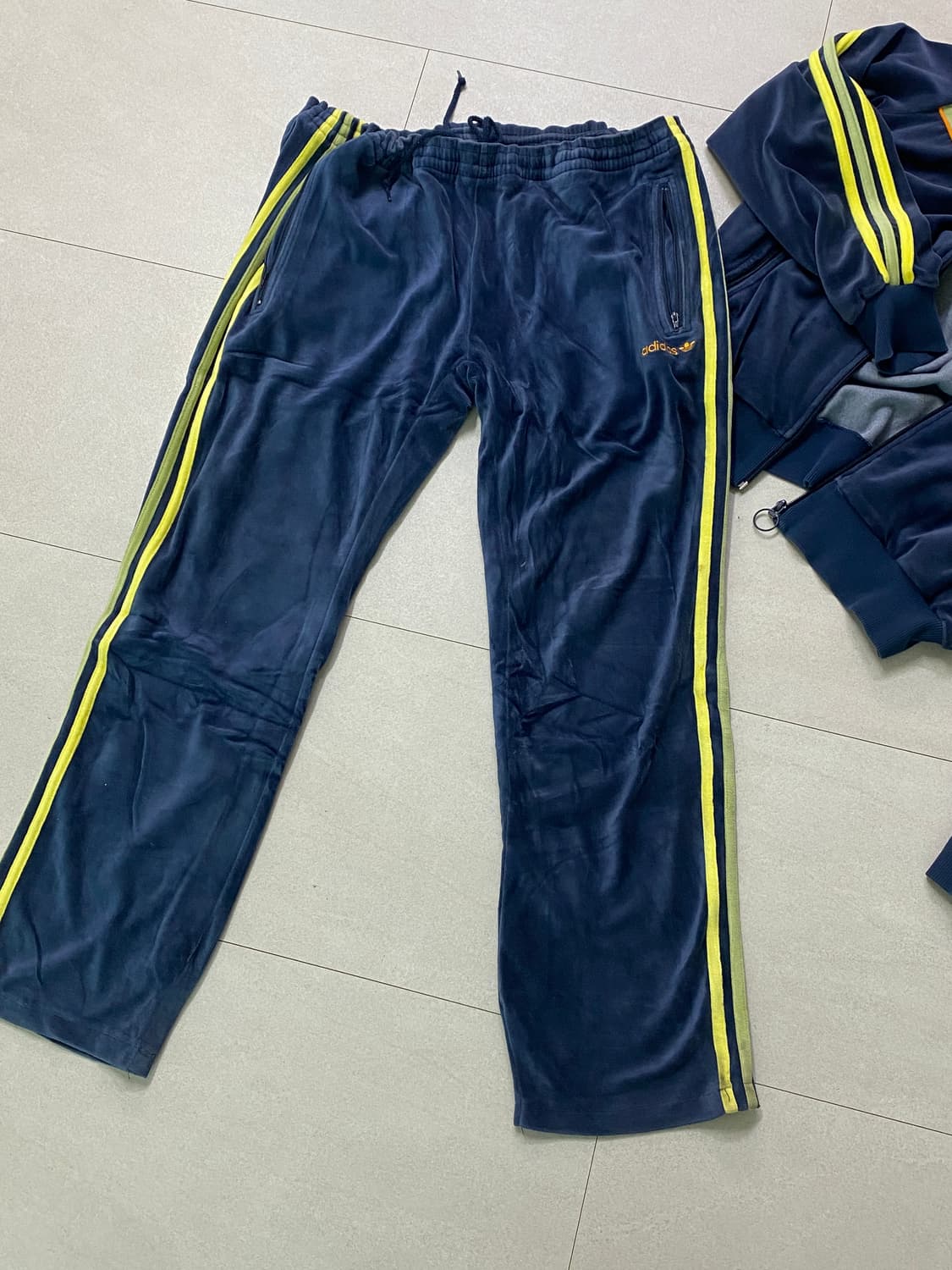 아디다스 오리지널 벨벳 트레이닝복 세트 L 상품이미지8