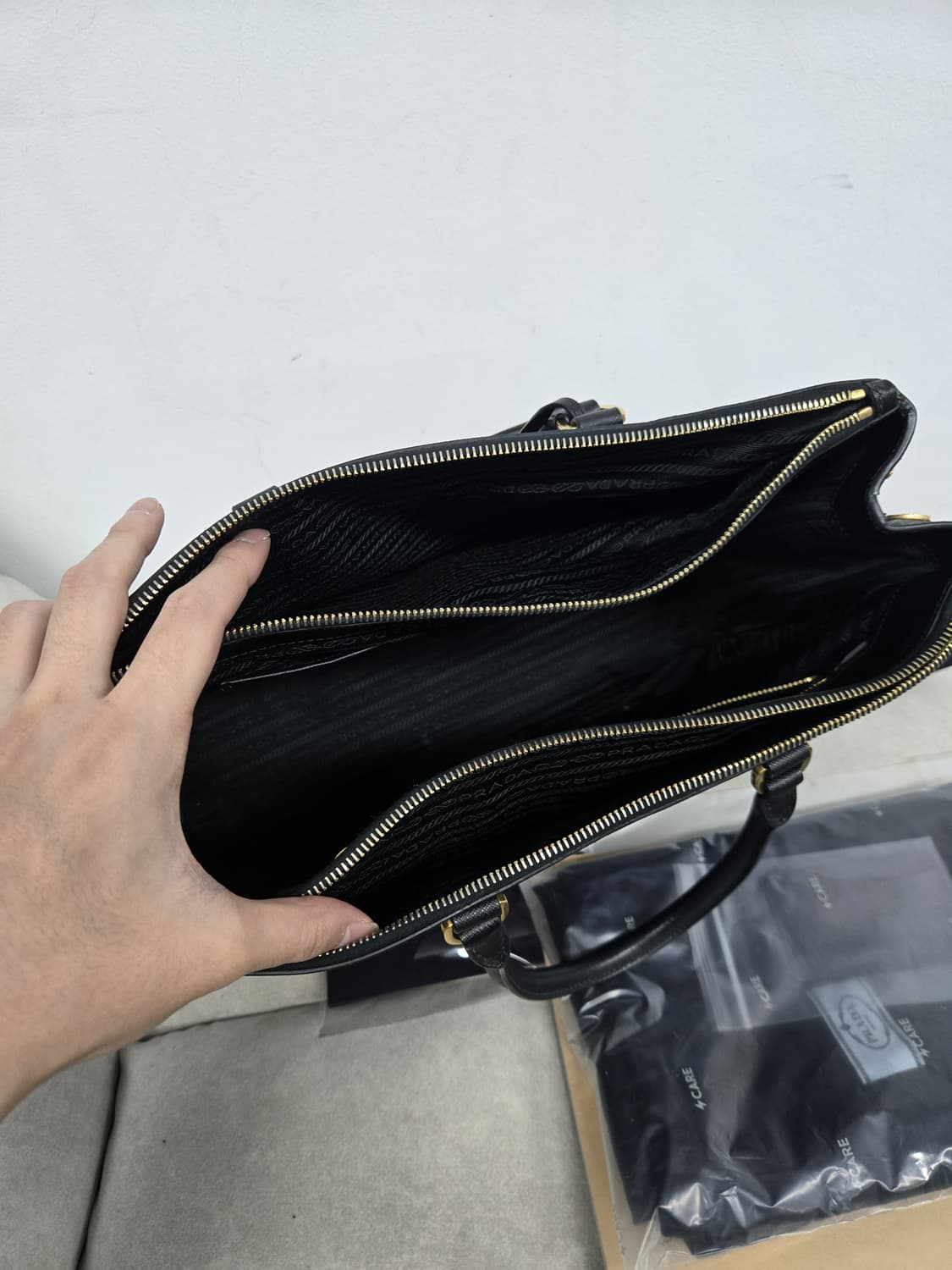 [보증서 정품]프라다 사피아노 토트백 상품이미지9