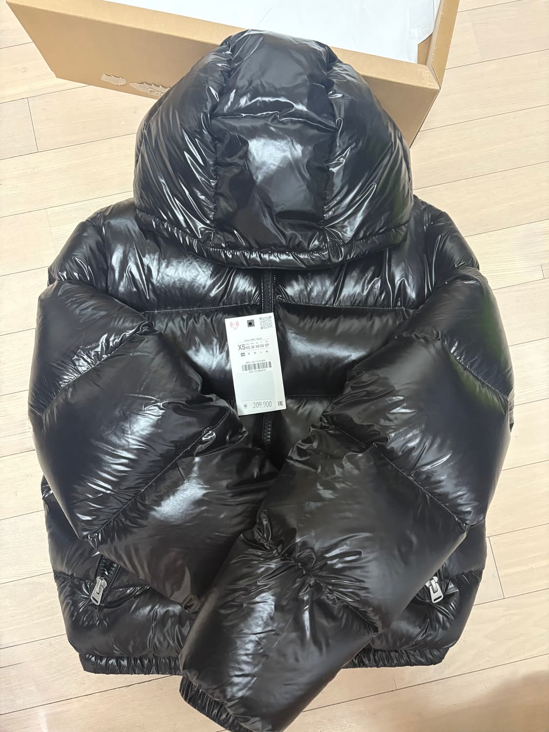 자라 유광 블랙 패딩 상품이미지2