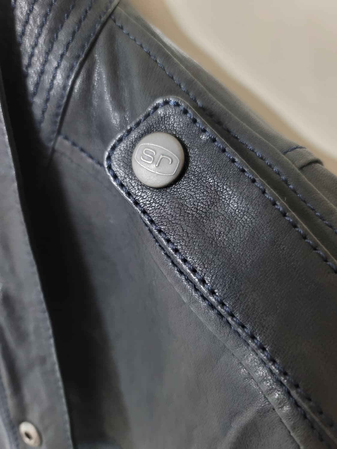 시리즈 양가죽자켓 짙은남색 100정사이즈 상태굿

 상품이미지3