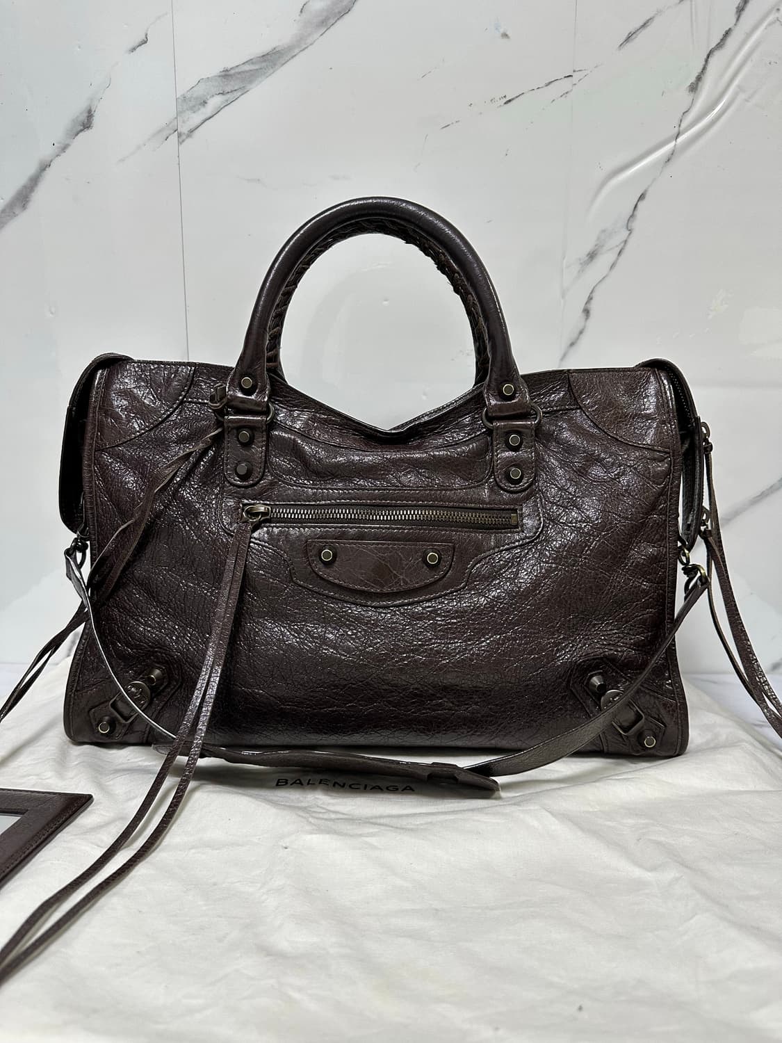 [A+ 정품] 발렌시아가 시티 모터백 미디움 다크브라운 상품이미지2