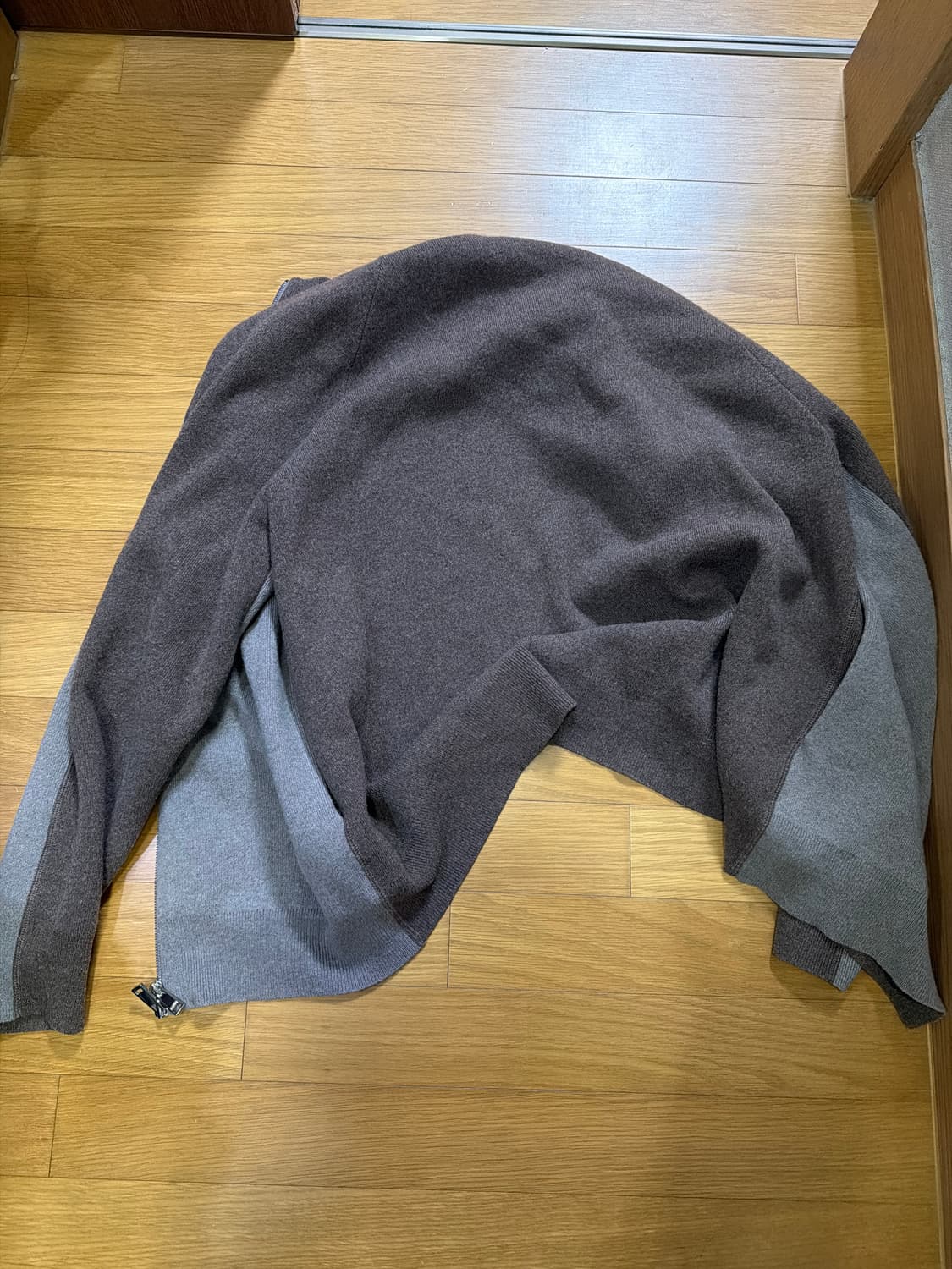 띠어리 울 폴리 자켓 m팝니다 상품이미지2