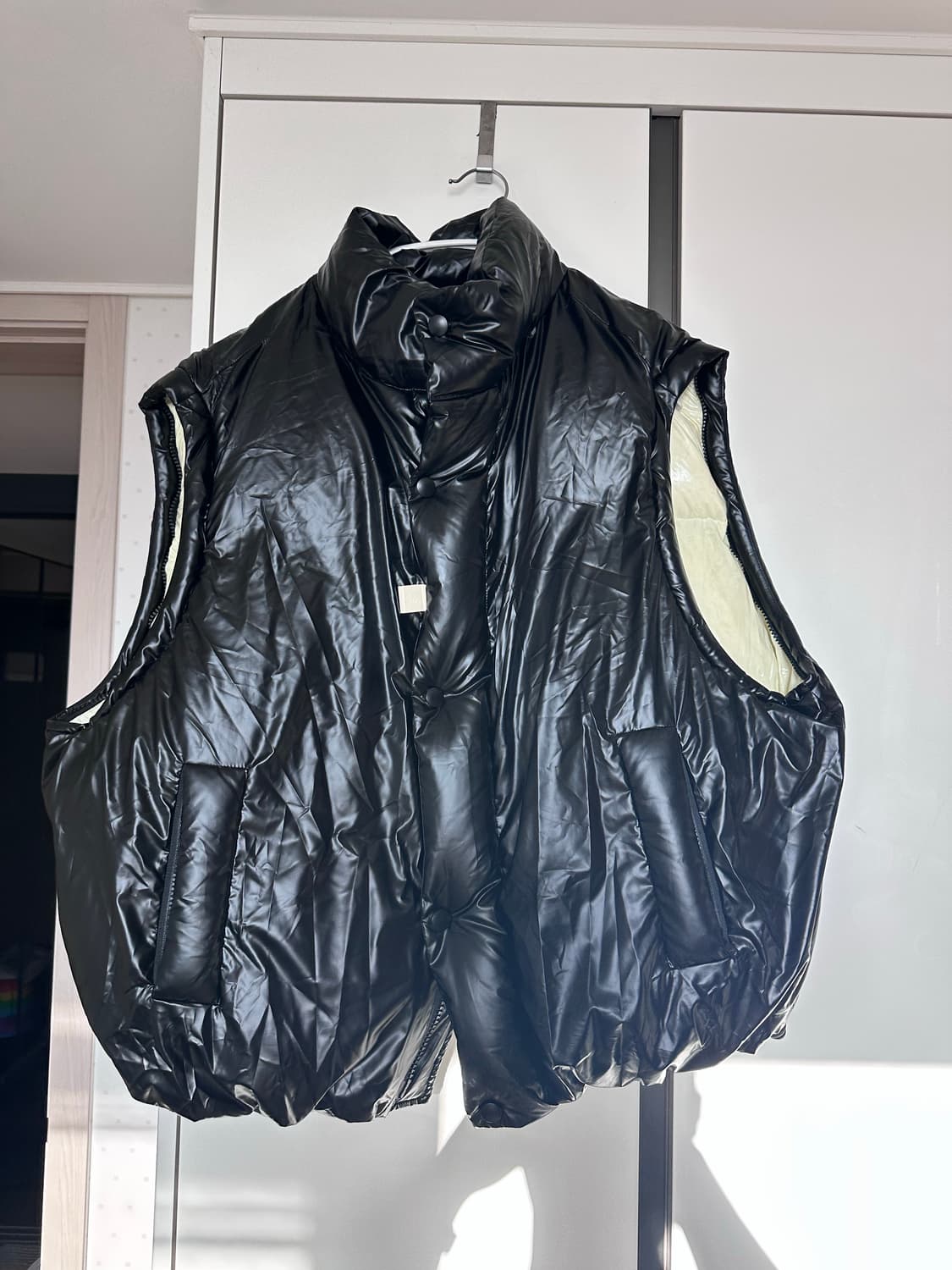 라드앤파 유광 디태처블 숏패딩 상품이미지1