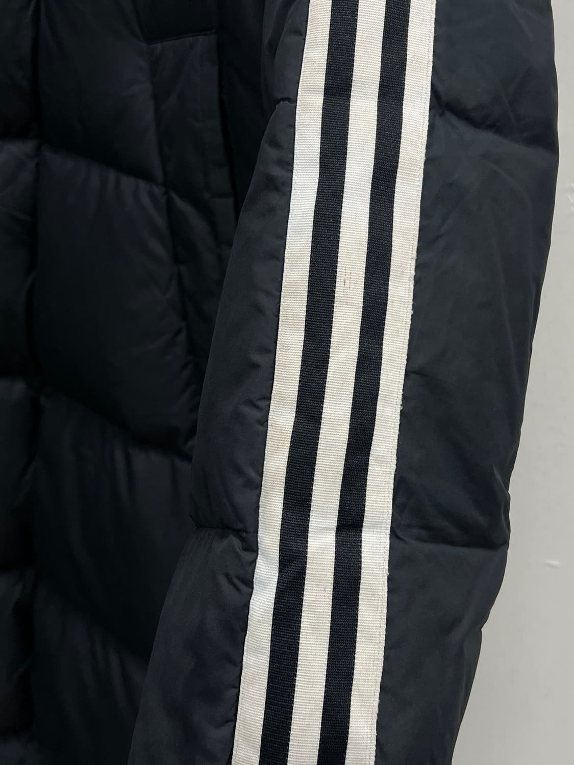 아디다스 덕다운 삼선 롱 패딩 자켓 블랙 상품이미지4