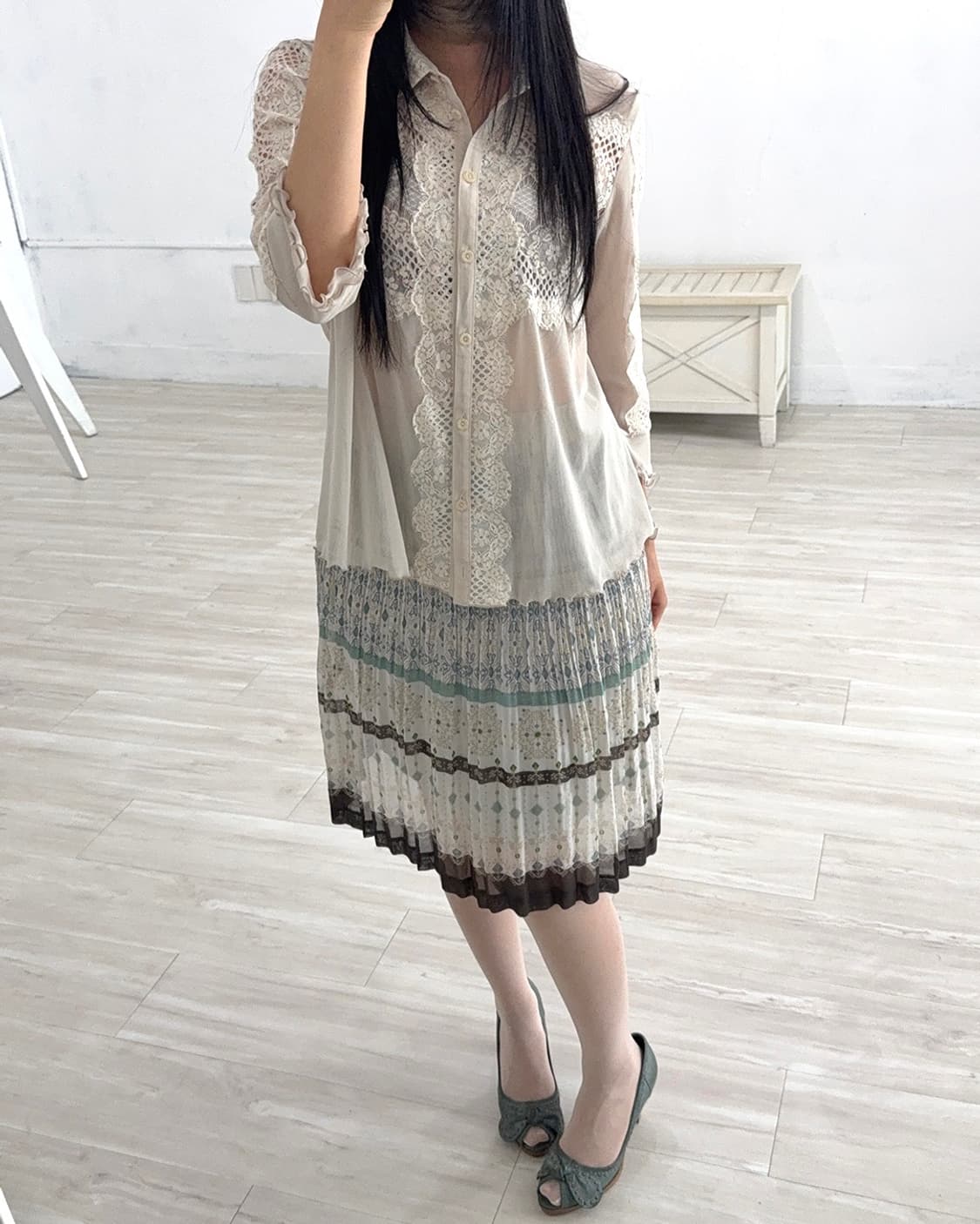 Beige Lace Sheer Shirt 상품이미지3