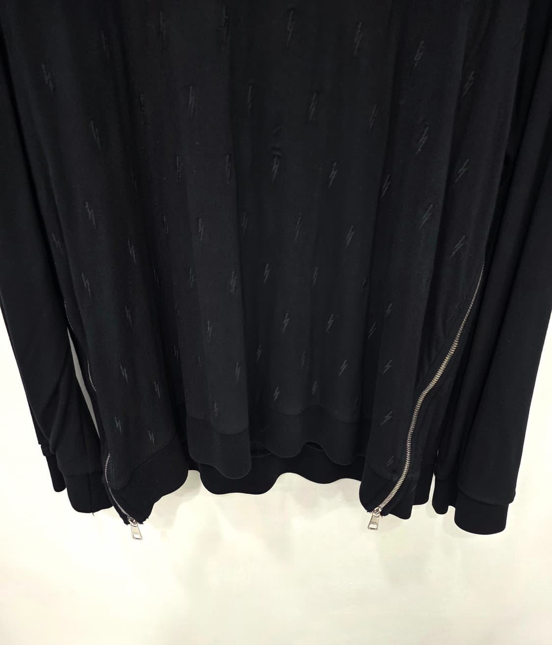 닐바렛 롱슬리브 티셔트(XL)
 상품이미지4