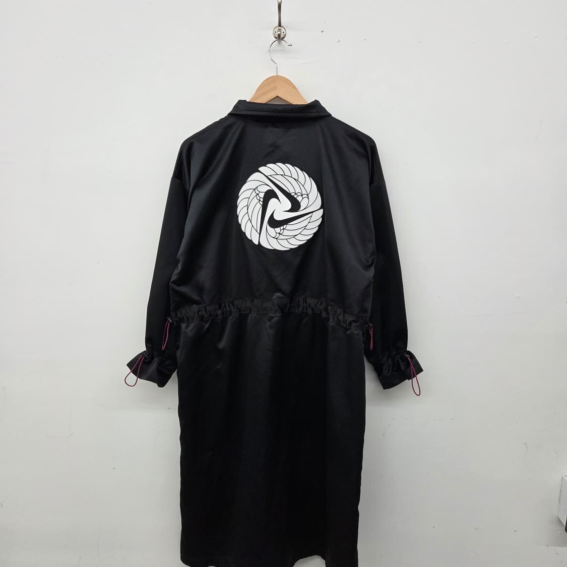 나이키 블랙 롱 바람막이 자켓 여성 XL 상품이미지4