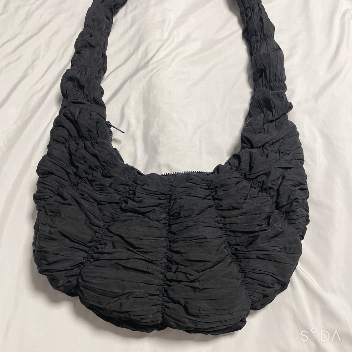 코스 셔링 숄더 크로스백 블랙 상품이미지5