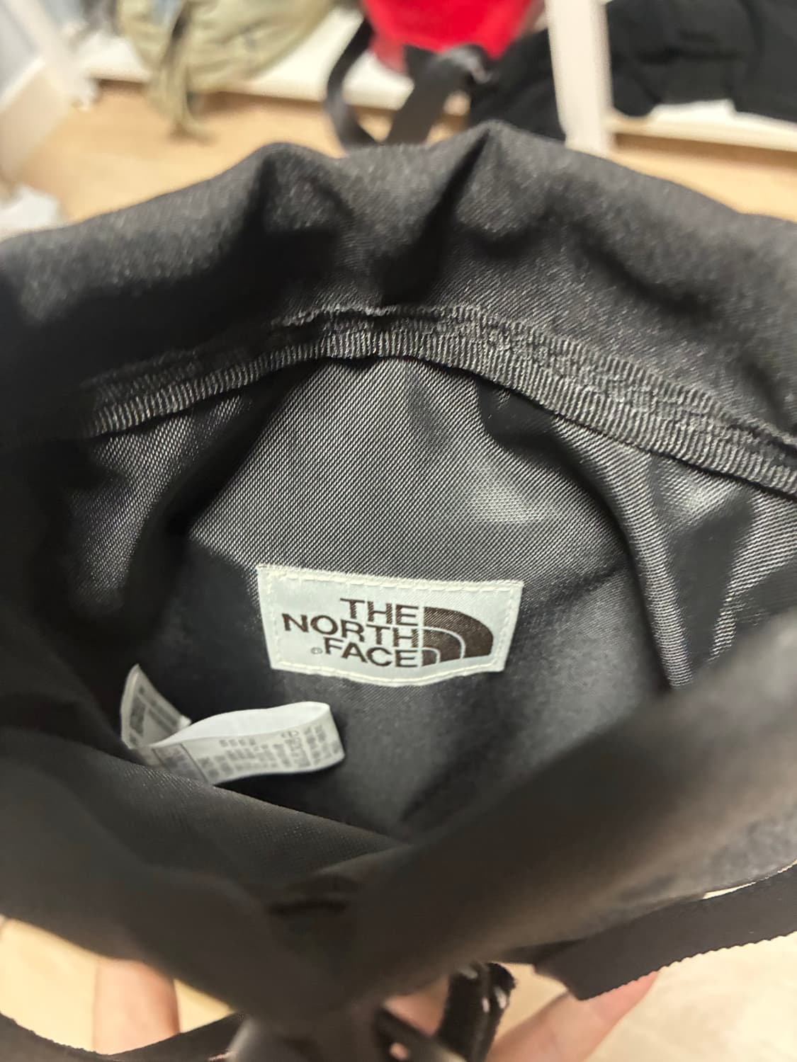 노스페이스 숄더백 블랙 드로우 스트링 파우치 상품이미지3