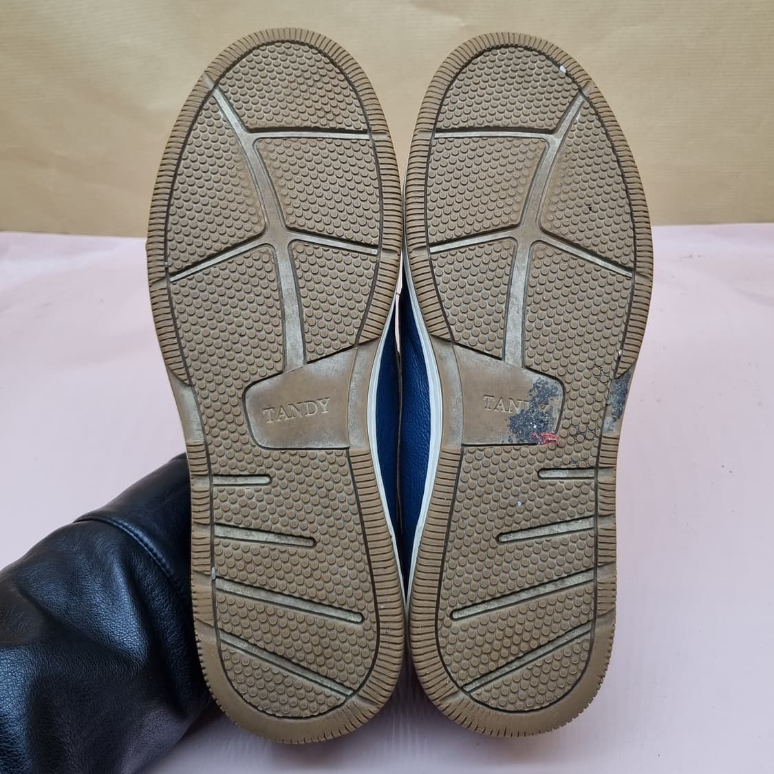 탠디 네이비 남성캐주얼화 255 상품이미지3