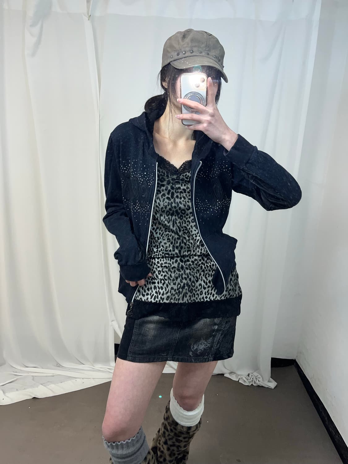 러블리 블랙 큐빅 후드집업 상품이미지5