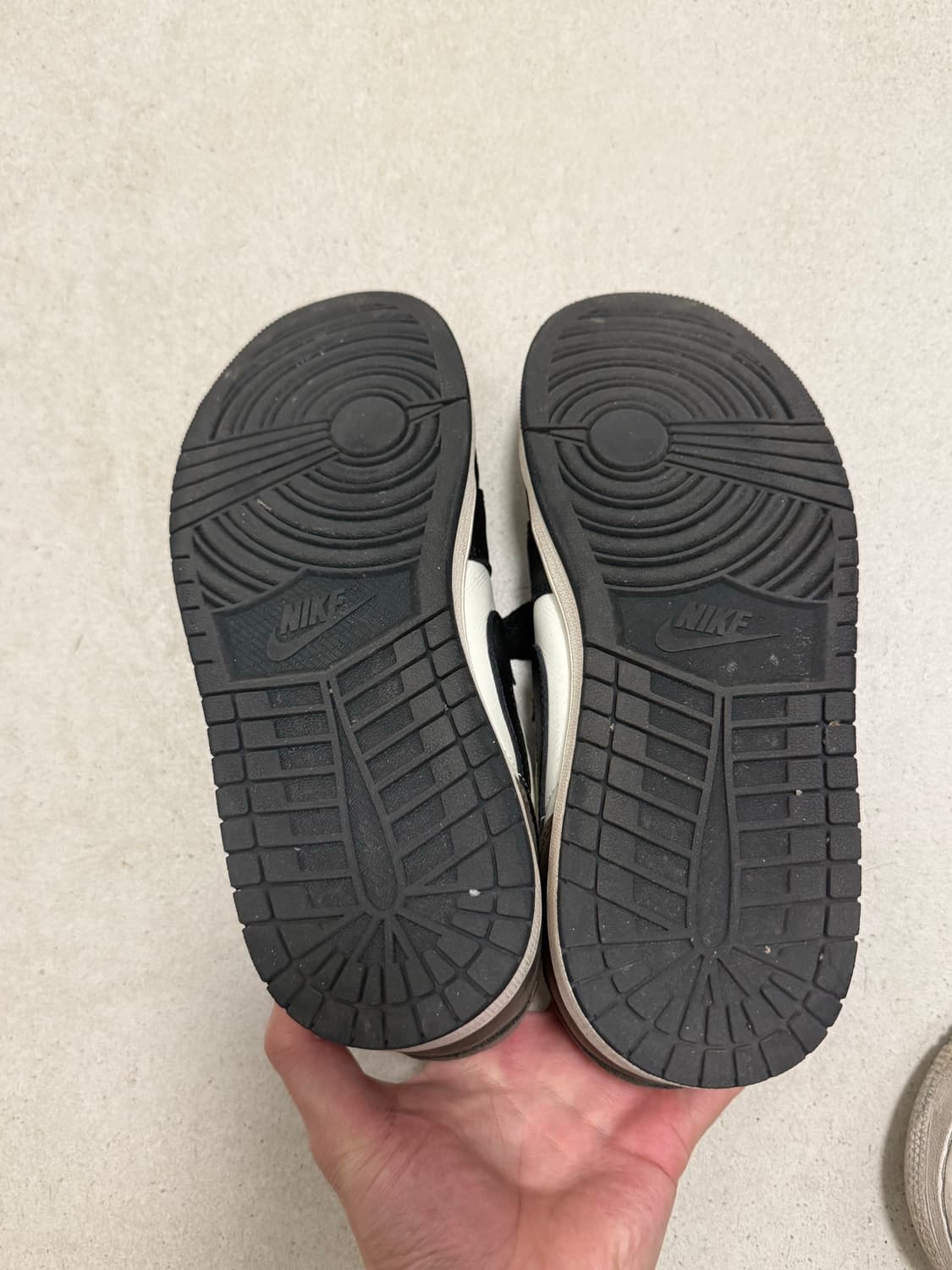 나이키 에어 조던1 로우 모카 270 상품이미지6