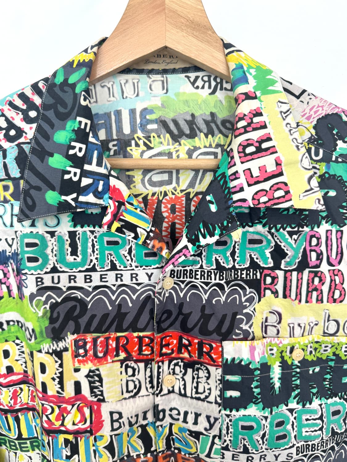 BURBERRY 버버리 그래피티 로고 오픈카라 셔츠 L 상품이미지3