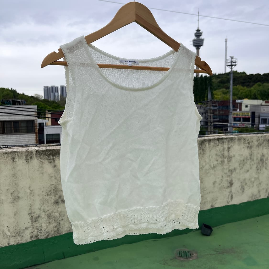 White Sheer Sleeveless Knit Top 상품이미지1