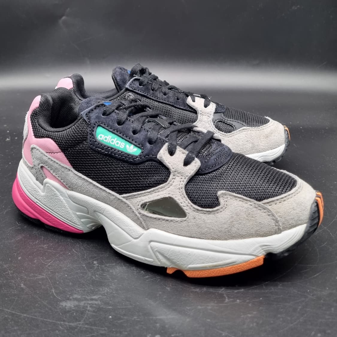 아디다스 팔콘 여성운동화225 상품이미지1