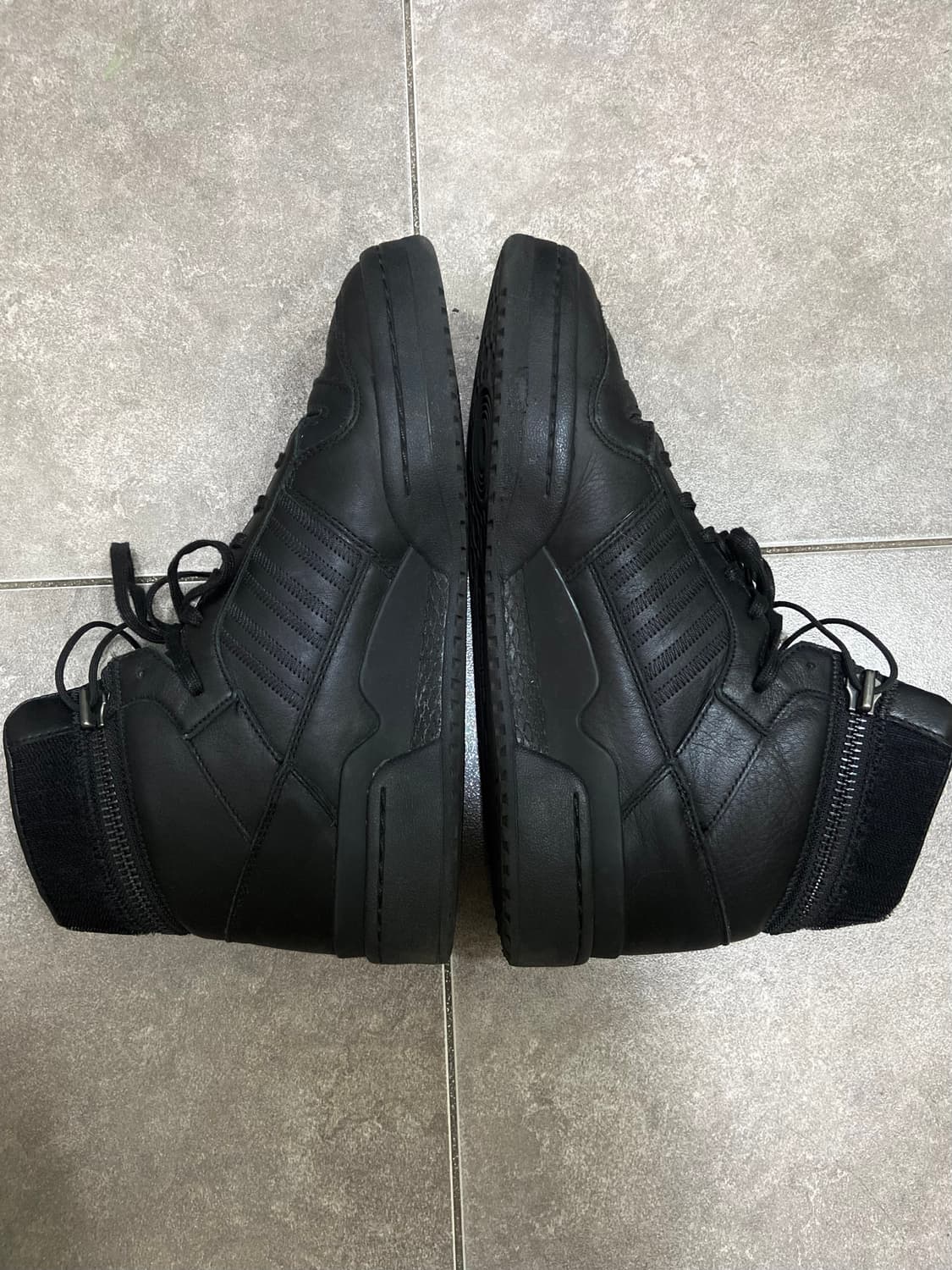 Y-3 아디다스 사선 지퍼 포럼 하이 탑 트리플 블랙 상품이미지6