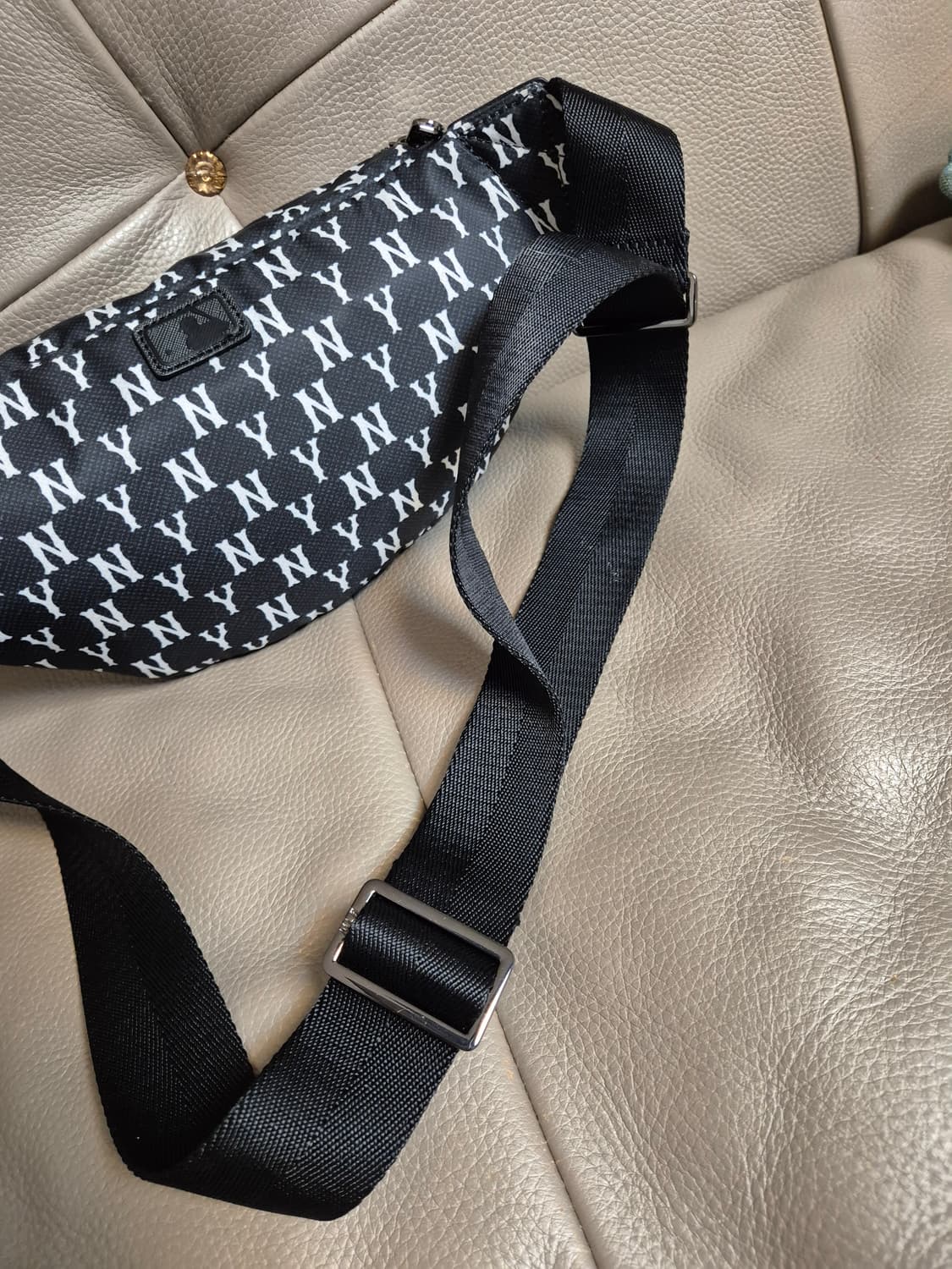 MLB 모노그램 뉴욕양키스 힙색 남녀공용 상품이미지5