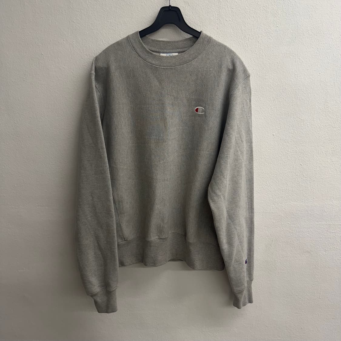 챔피온 리버스위브 스몰 로고 그레이 스웻셔츠 상품이미지1