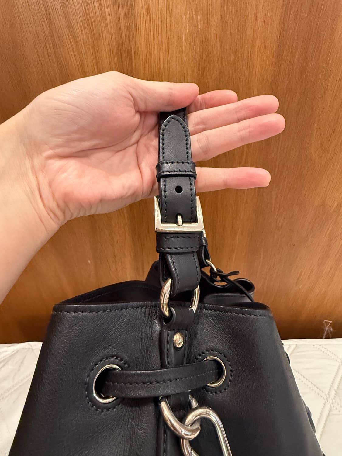 PRADA BR5069 블랙 레더 버킷 테슬 토트백 상품이미지9