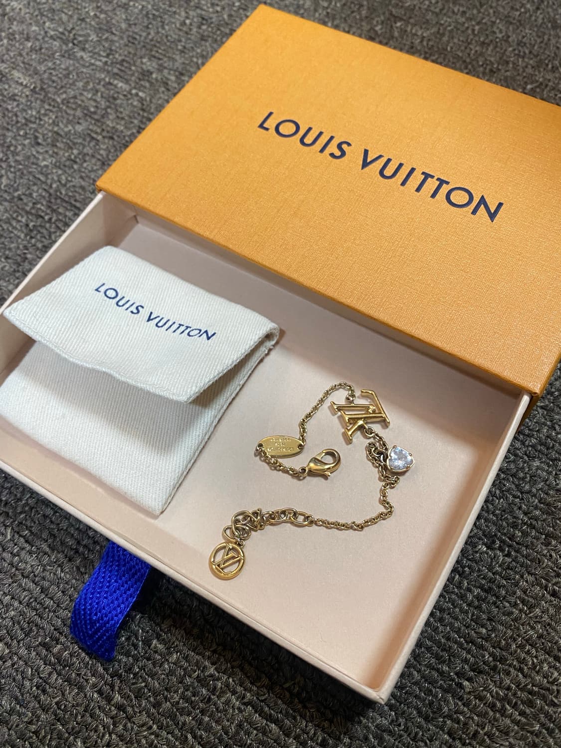 루이비통 LV 아이코닉 하트 팔찌 상품이미지1