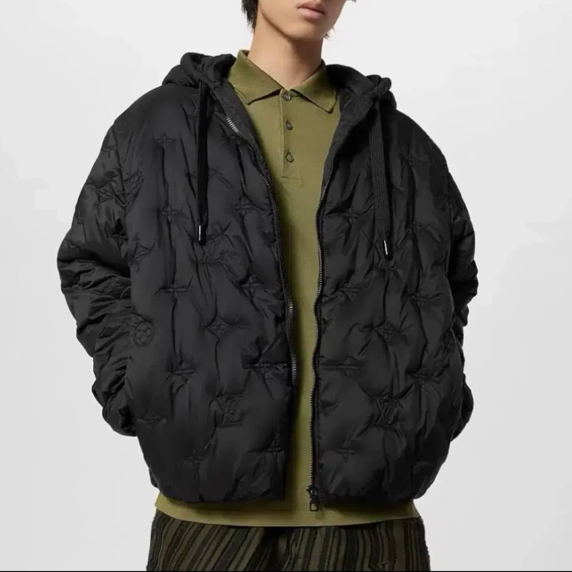 [S+급/56] 24FW 루이비통 모노그램 퀄티드 후드 패딩 자켓 블랙 상품이미지7