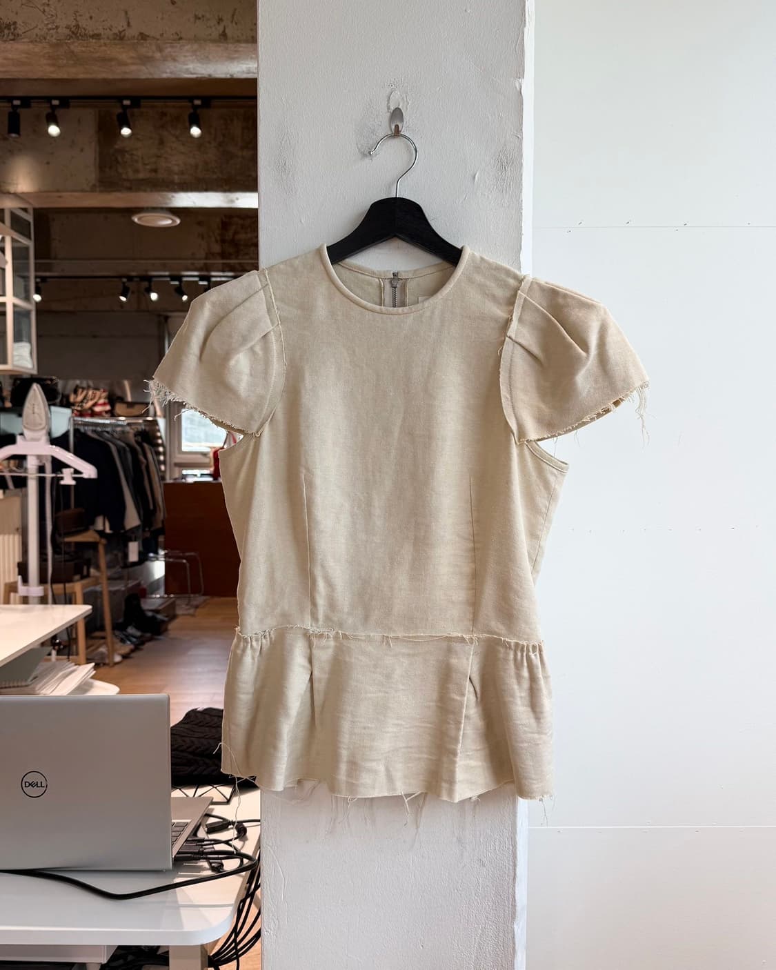 이자벨마랑 베이지 린넨 하프 블라우스  상품이미지2