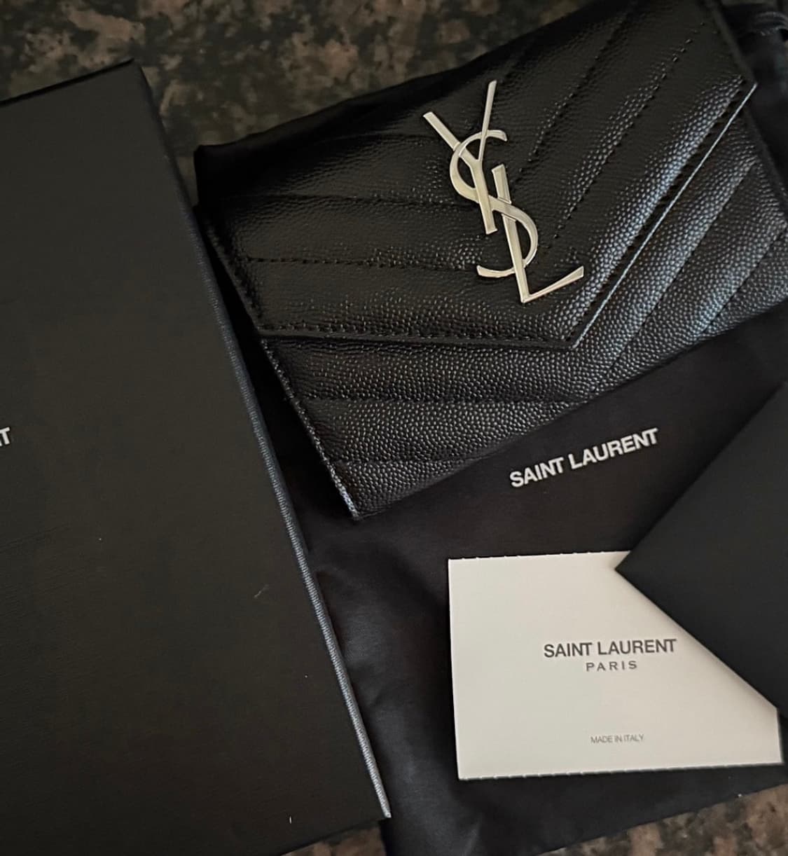 입생로랑 지갑 미사용 새제품 상품이미지1