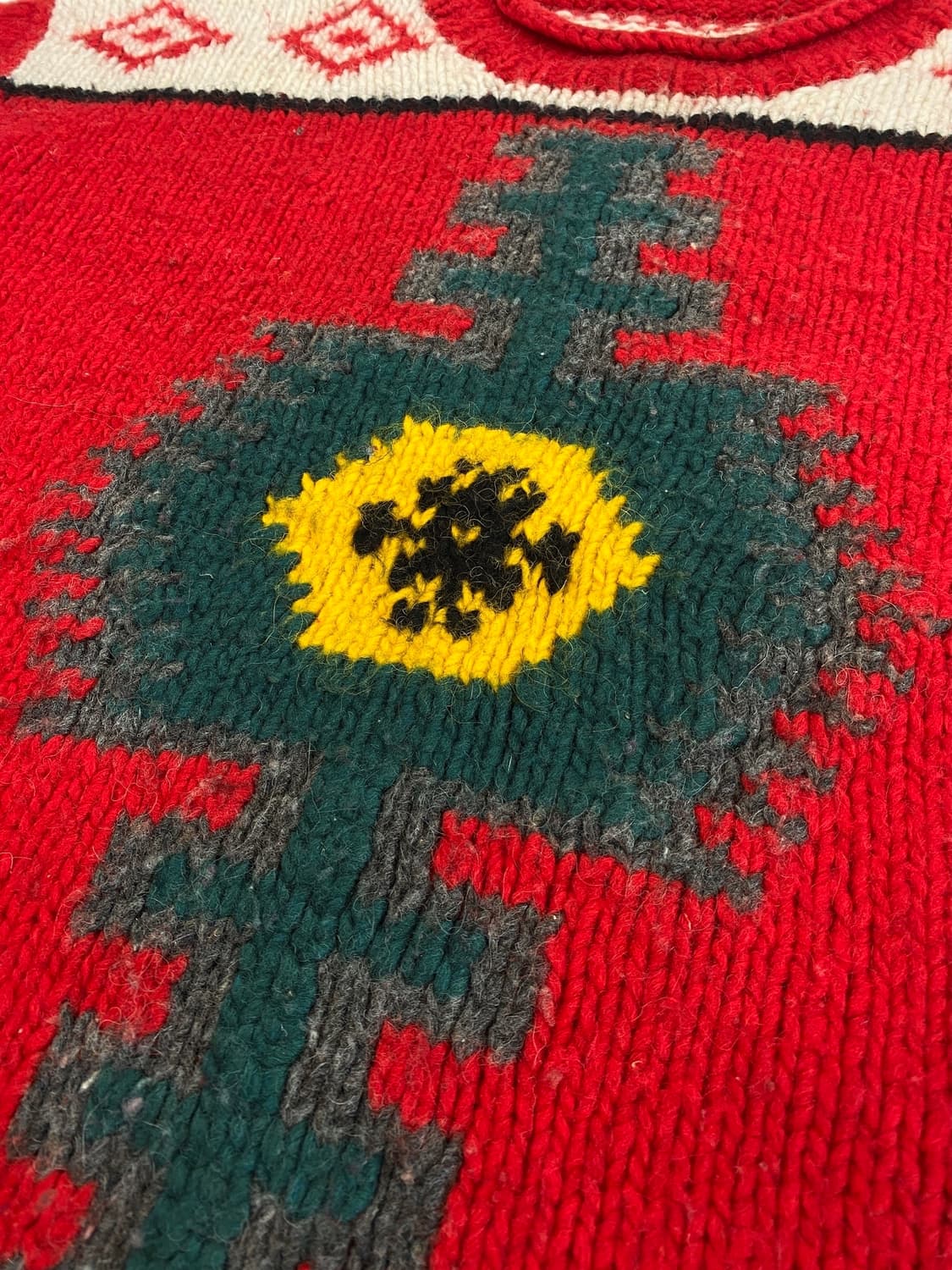 핸드니트 네이티브 롤넥 스웨터 상품이미지4