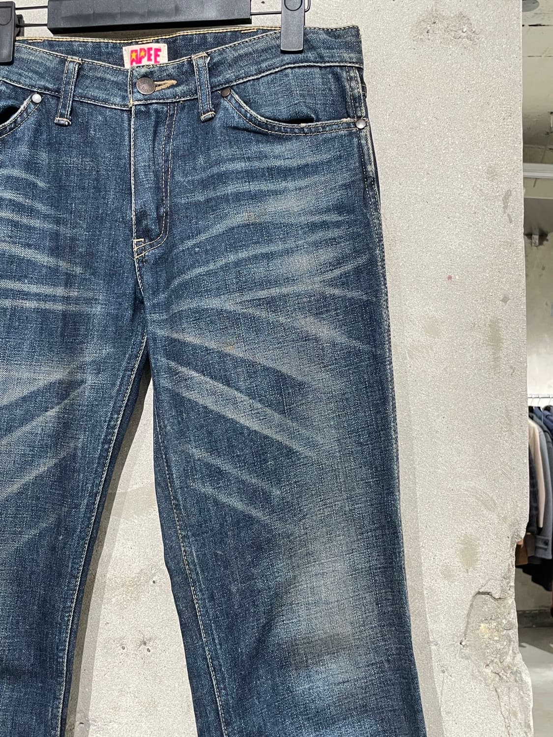 에이프 진청 지퍼플라이 캣 워싱 데님 팬츠 상품이미지3