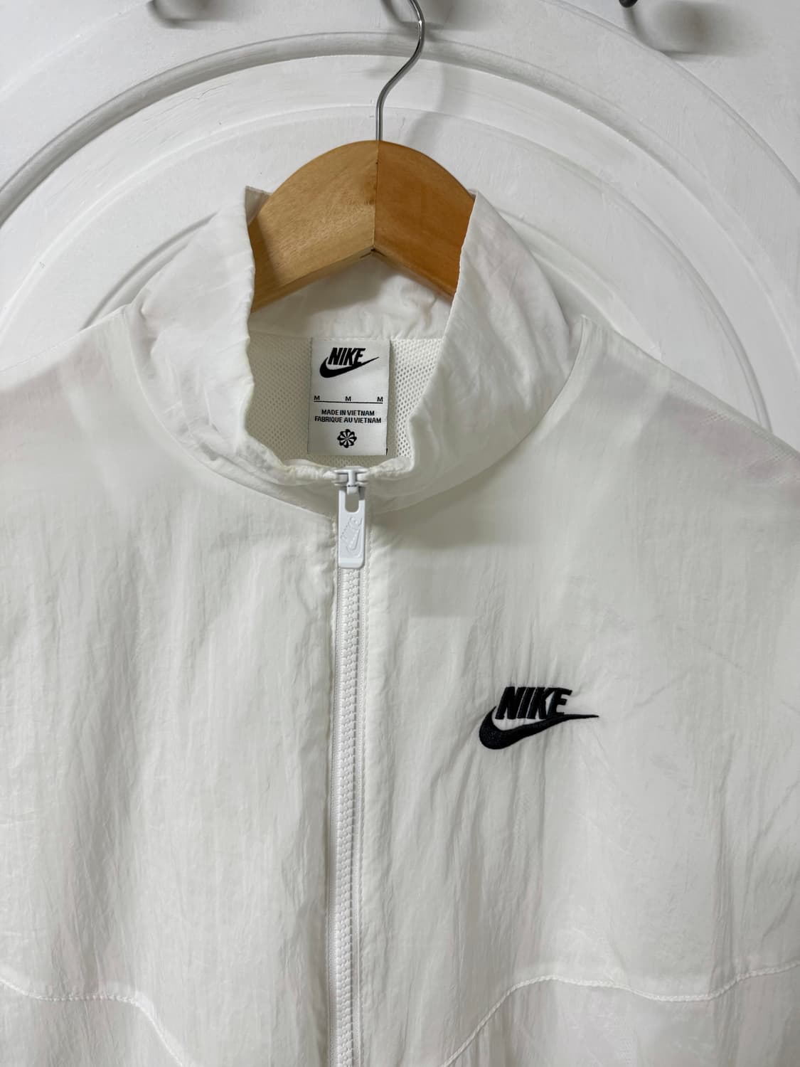 M사이즈 여성 나이키 에센셜 윈드러너 바람막이  상품이미지4