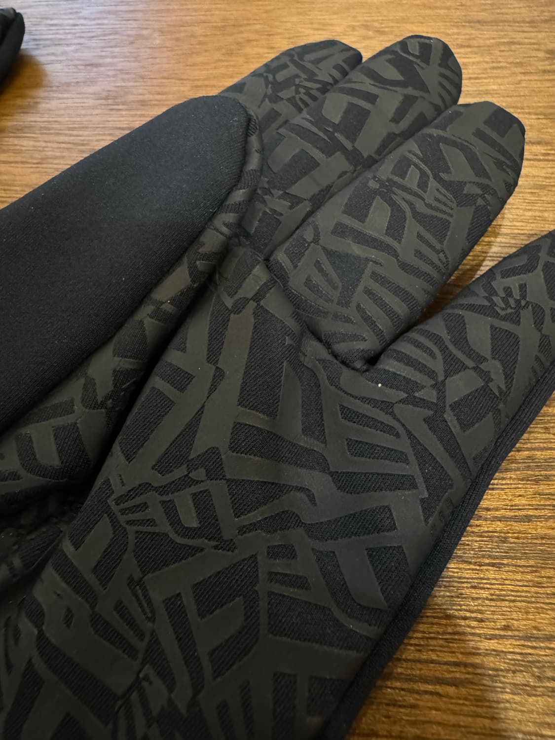 [L] 요지 야마모토 x 뉴에라 플리스 글러브 블랙 상품이미지5