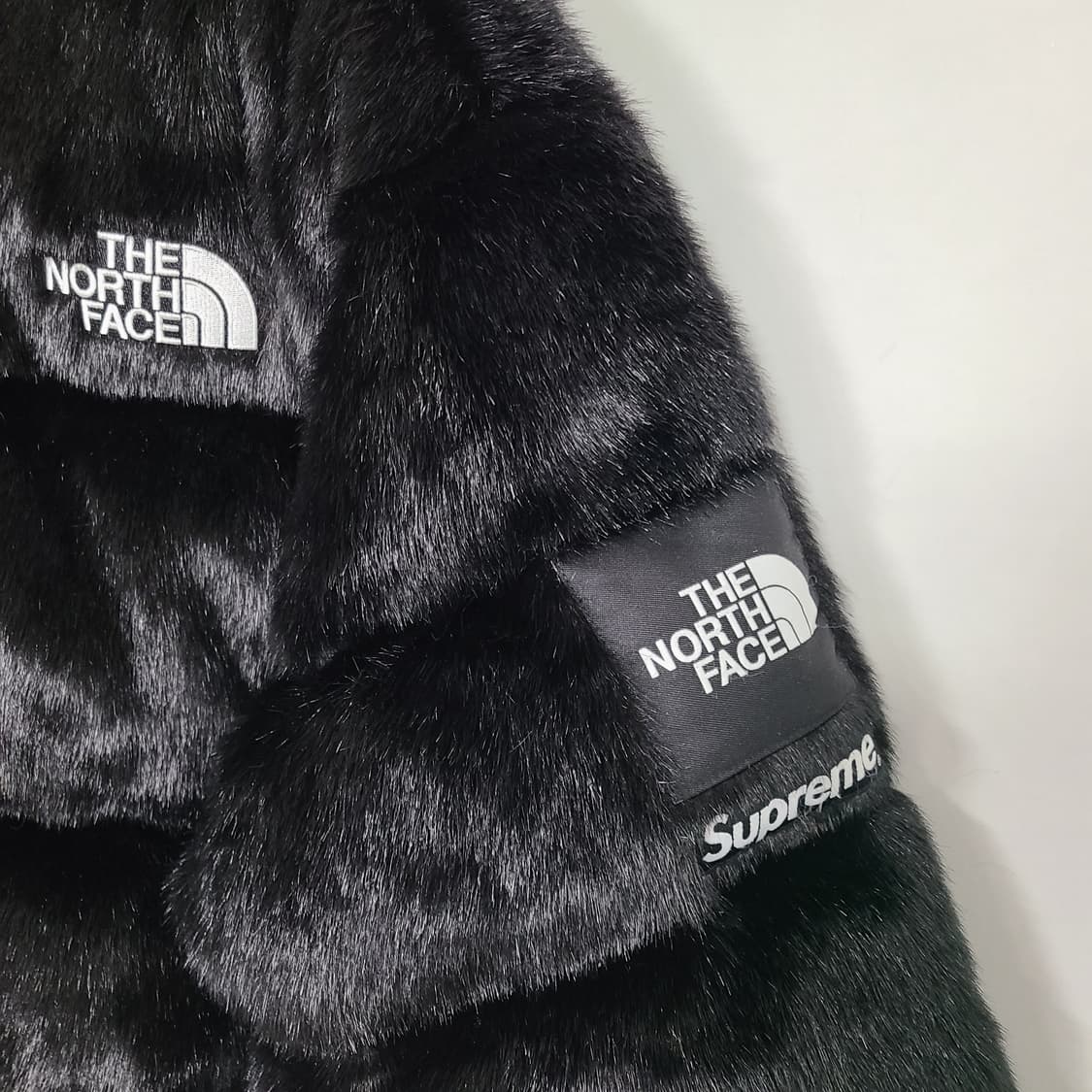 슈프림 x 노스페이스 남성 포우 퍼 눕시 자켓 블랙 XL 상품이미지6