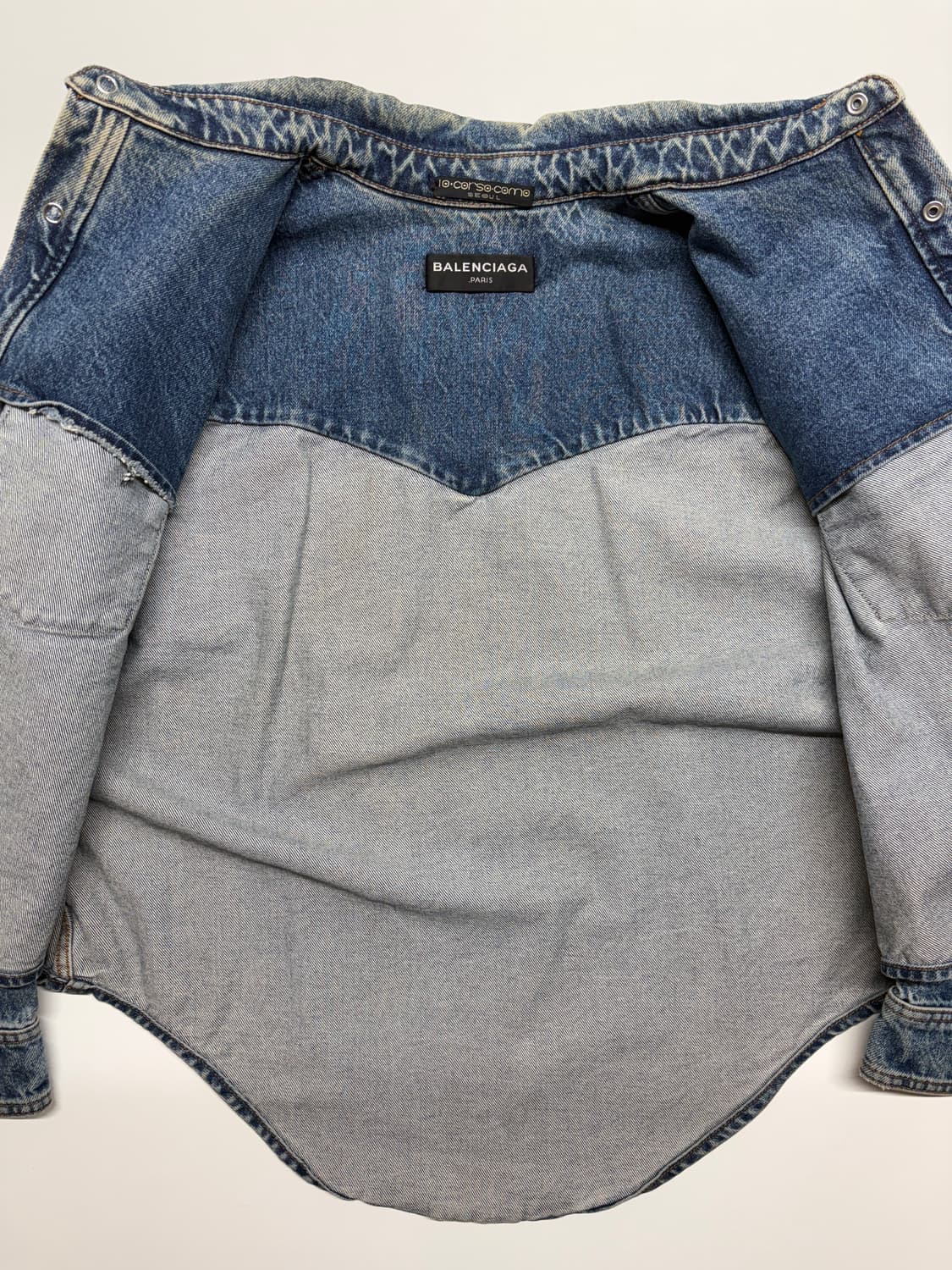 발렌시아가 16fw 크롭 데님 웨스턴 오버셔츠 상품이미지3