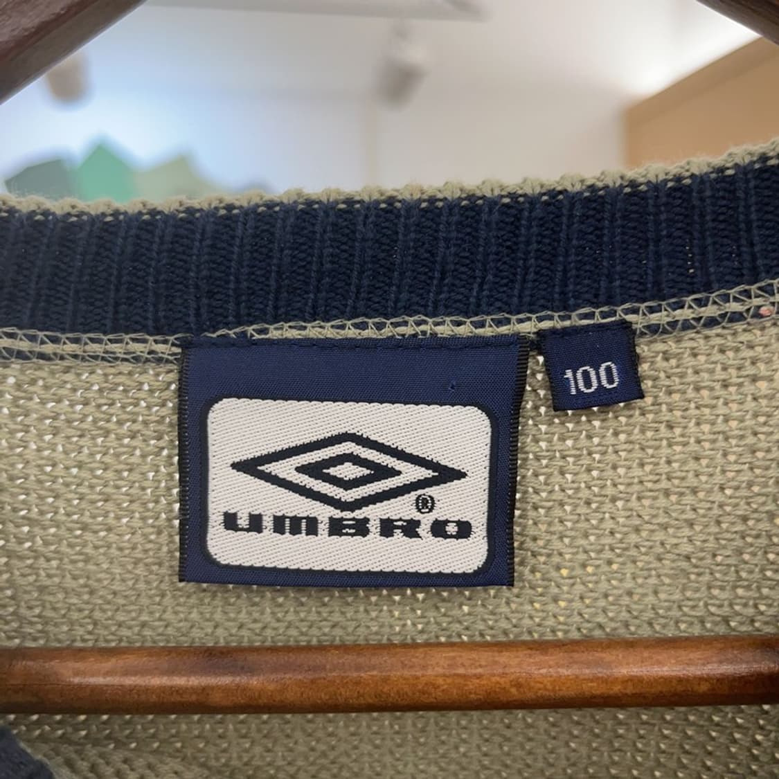 엄브로 레트로 자수로고 올리브카키 니트 100 C07131 상품이미지5