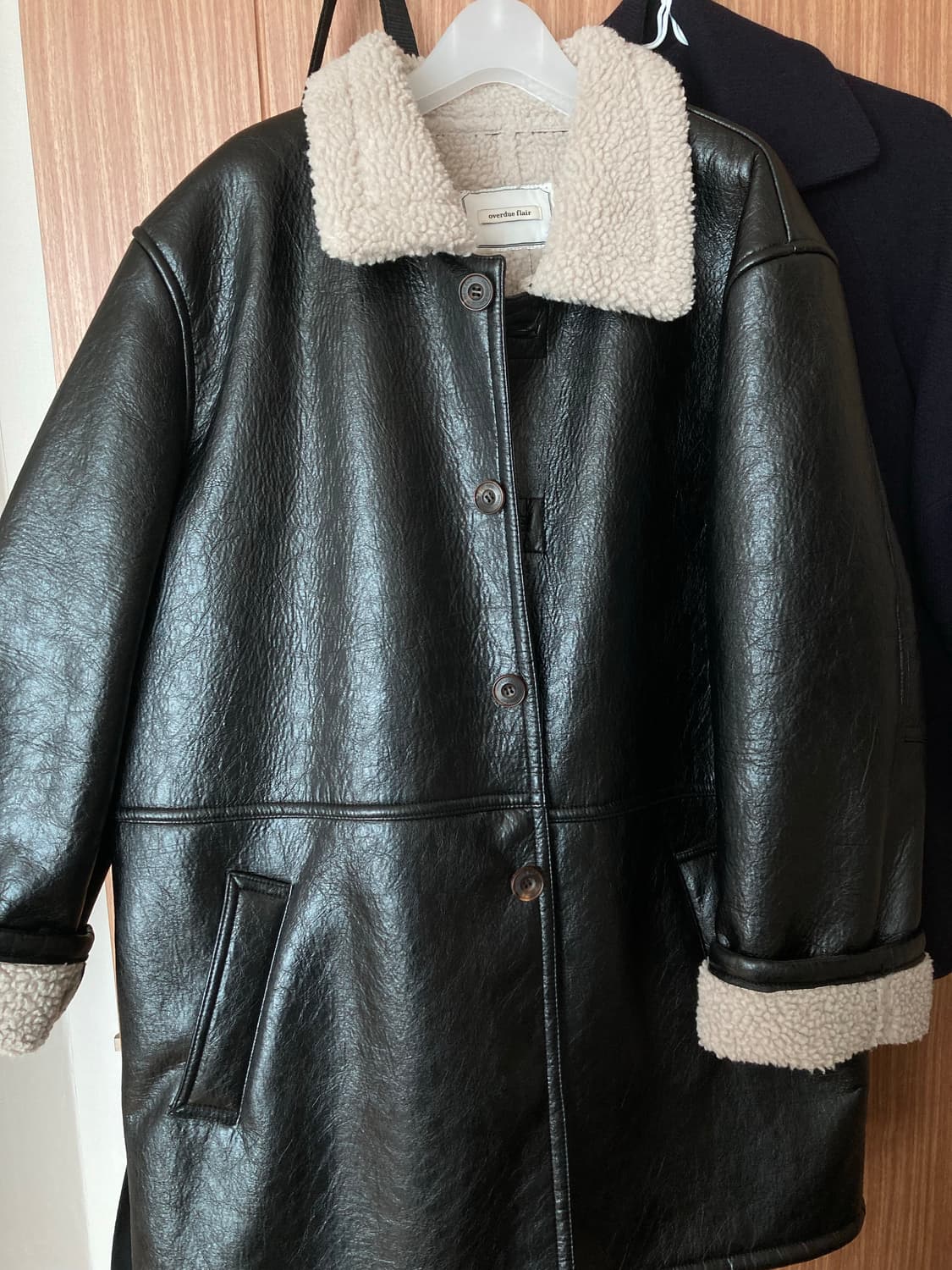 오버듀플레어 무스탕 점퍼 상품이미지1