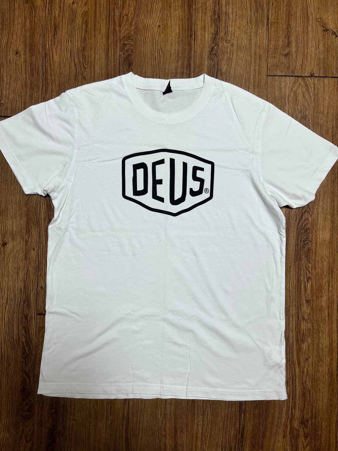 데우스 반팔 티셔츠 XL 상품이미지1