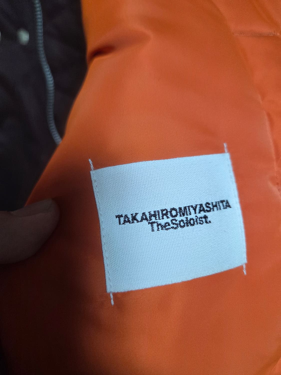 48) 솔로이스트 23AW 크롭 봄버 마룬 상품이미지2