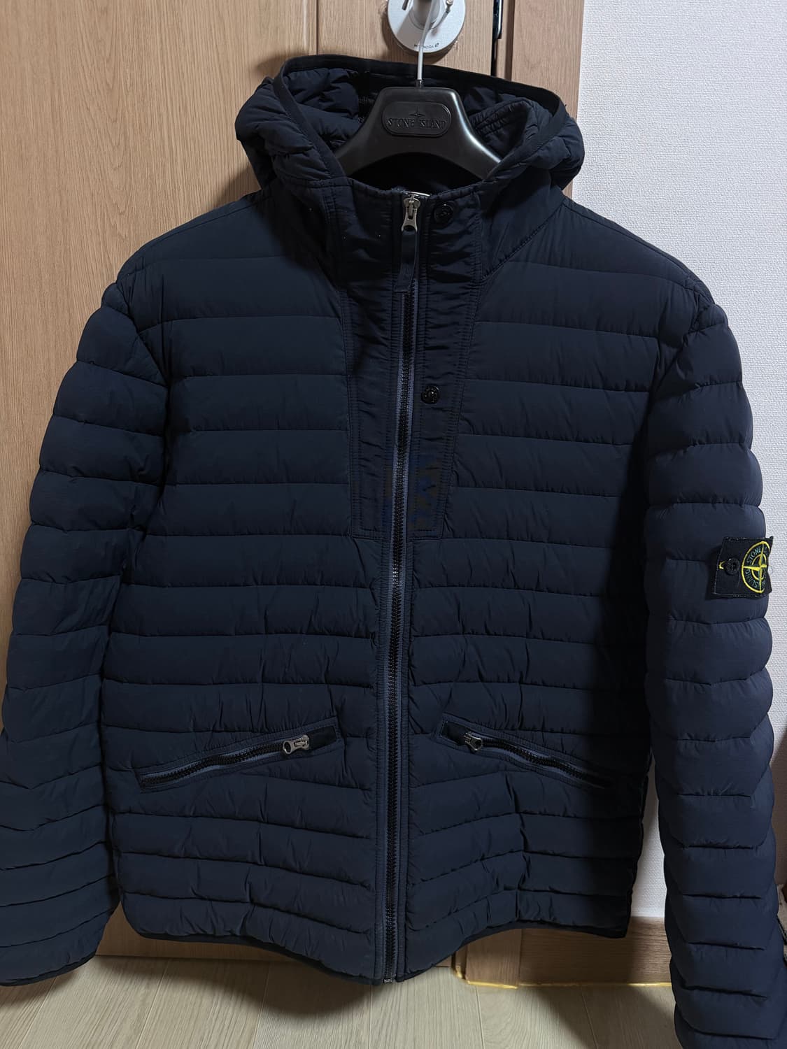 스톤아일랜드 룸우븐 경량패딩 상품이미지1