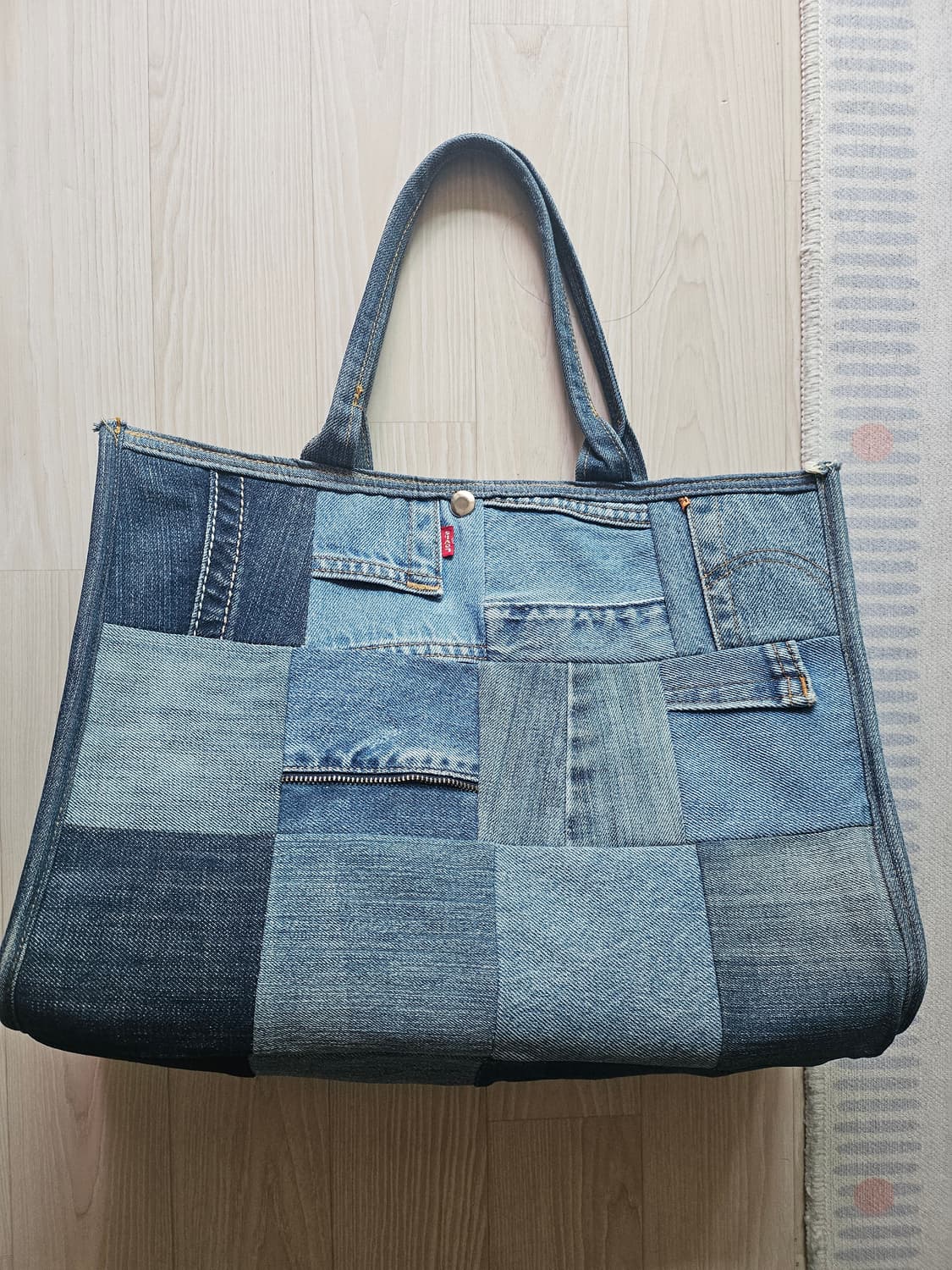 리바이스 업사이클링 데님 토트백 상품이미지1