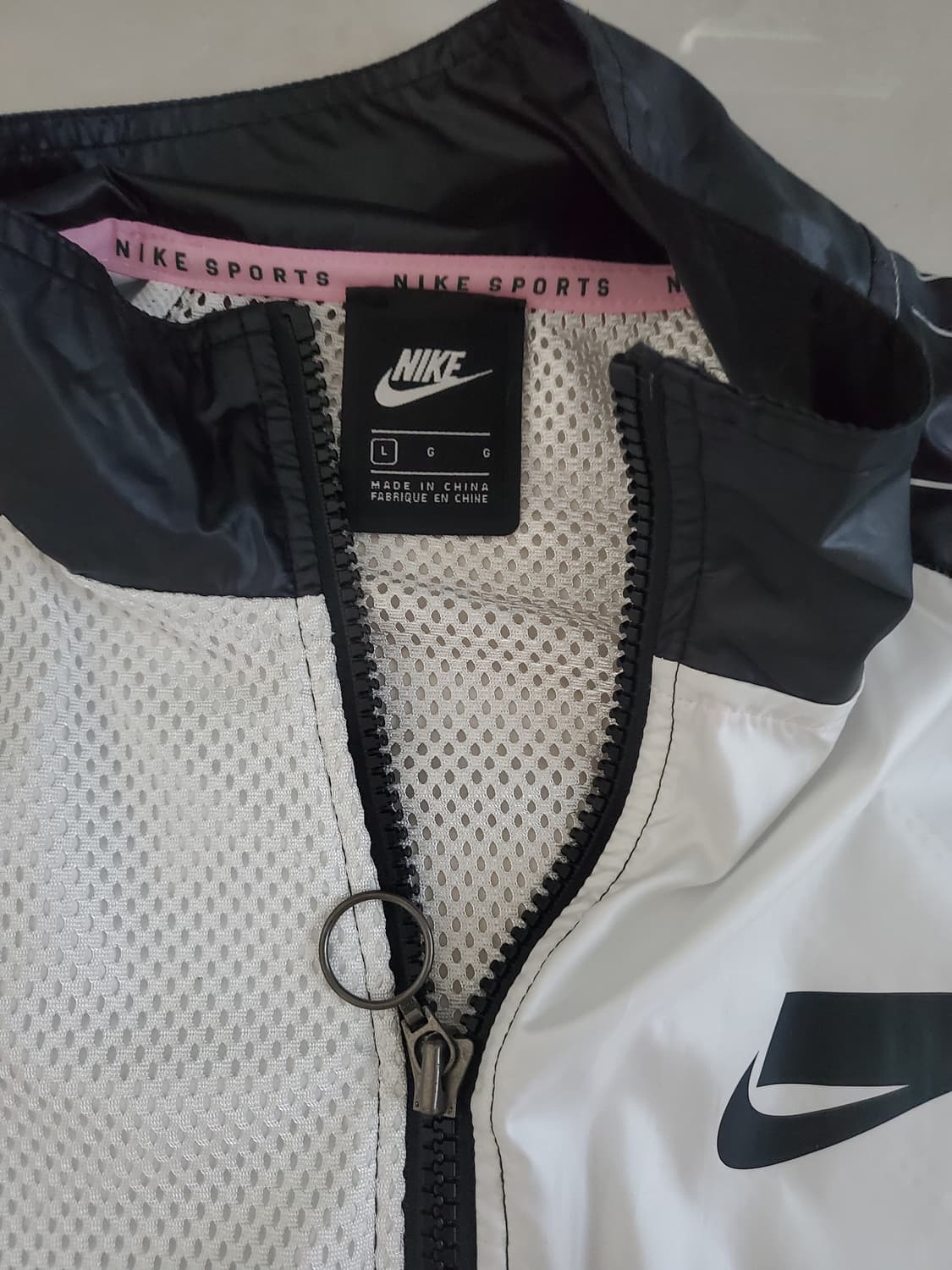 나이키 우븐 바람막이 판매합니다. 상품이미지2